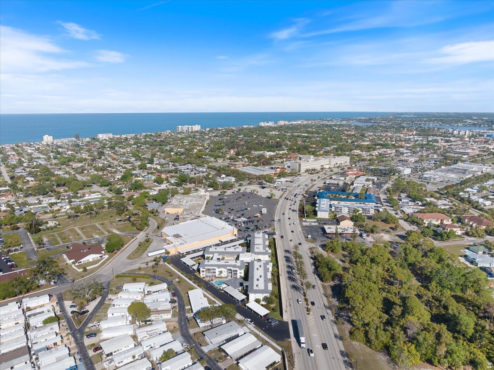 HOLIDAY APTS - Residential