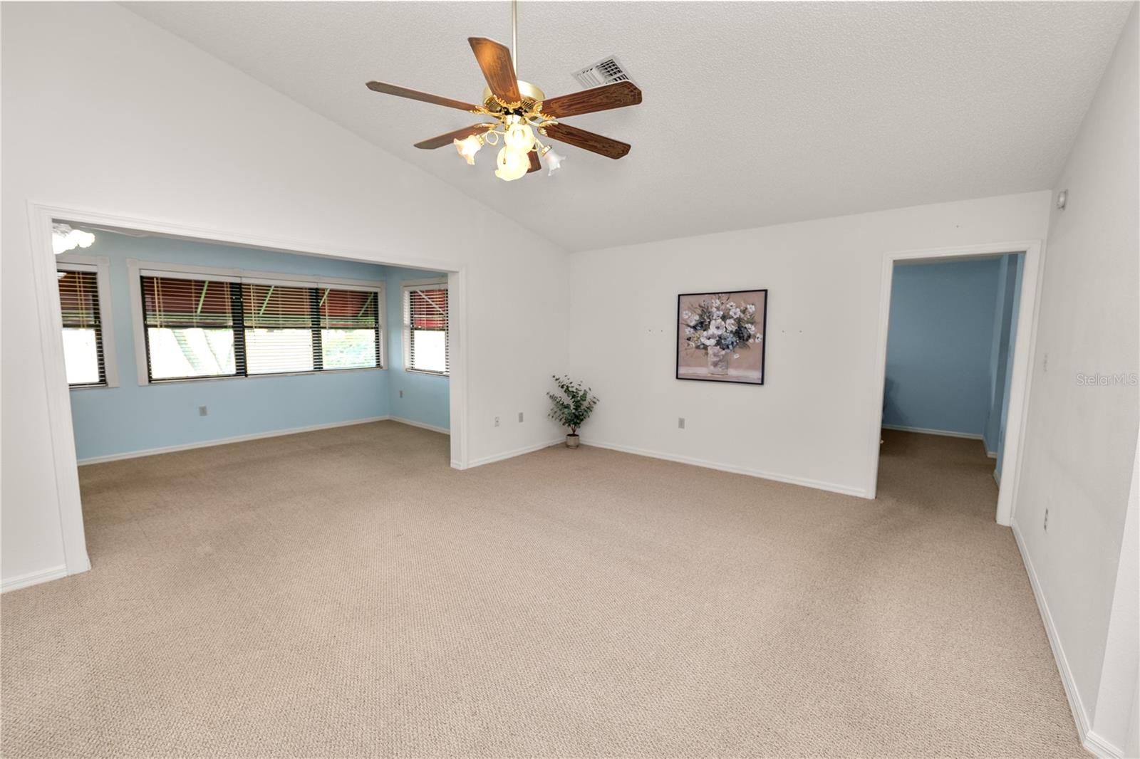 1038 PARAKEET TRAIL