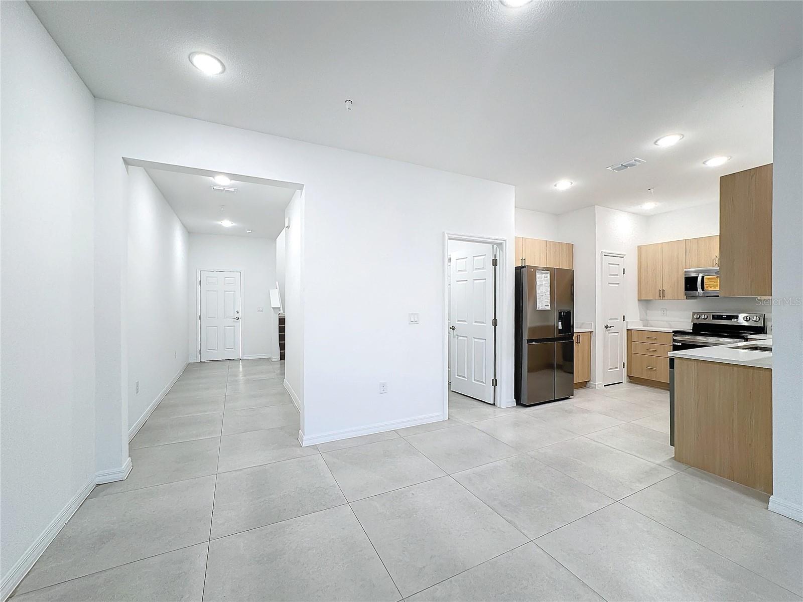 BARTON COURT - Residential Lease