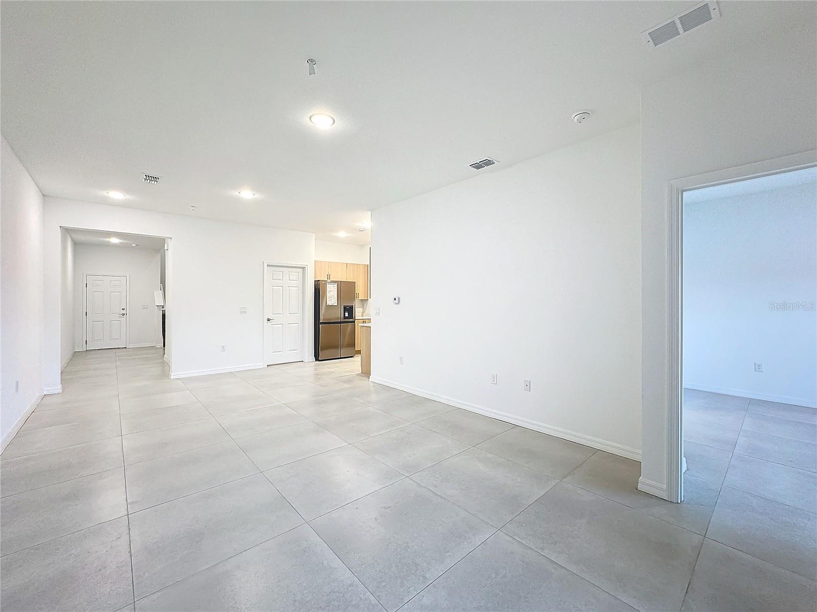 BARTON COURT - Residential Lease