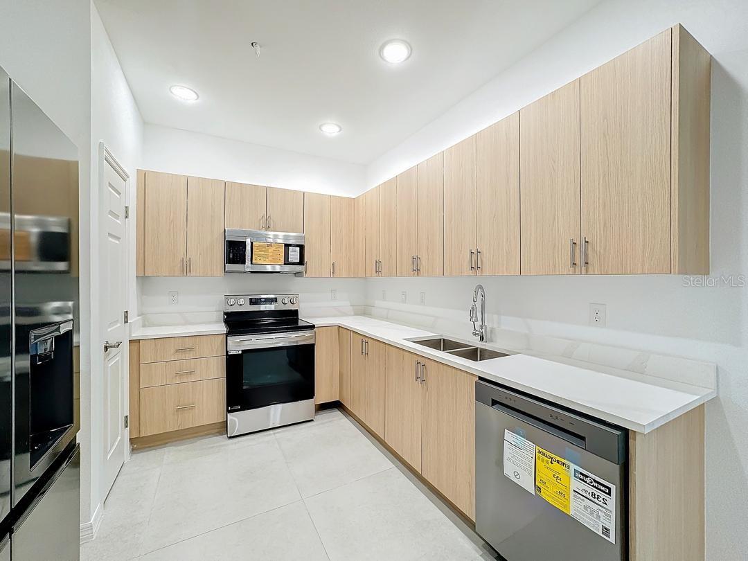 BARTON COURT - Residential Lease