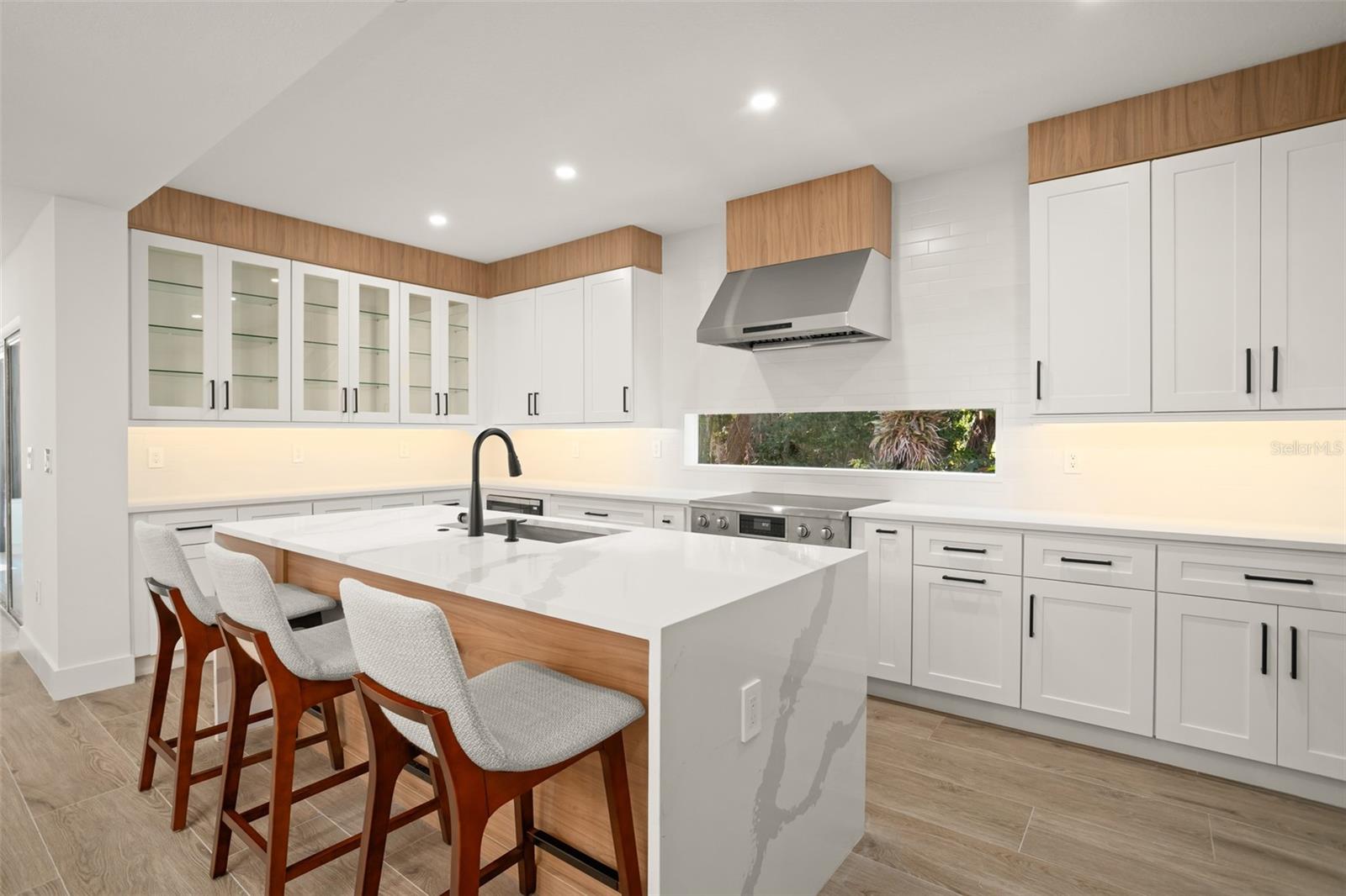 104 E 1ST AVENUE