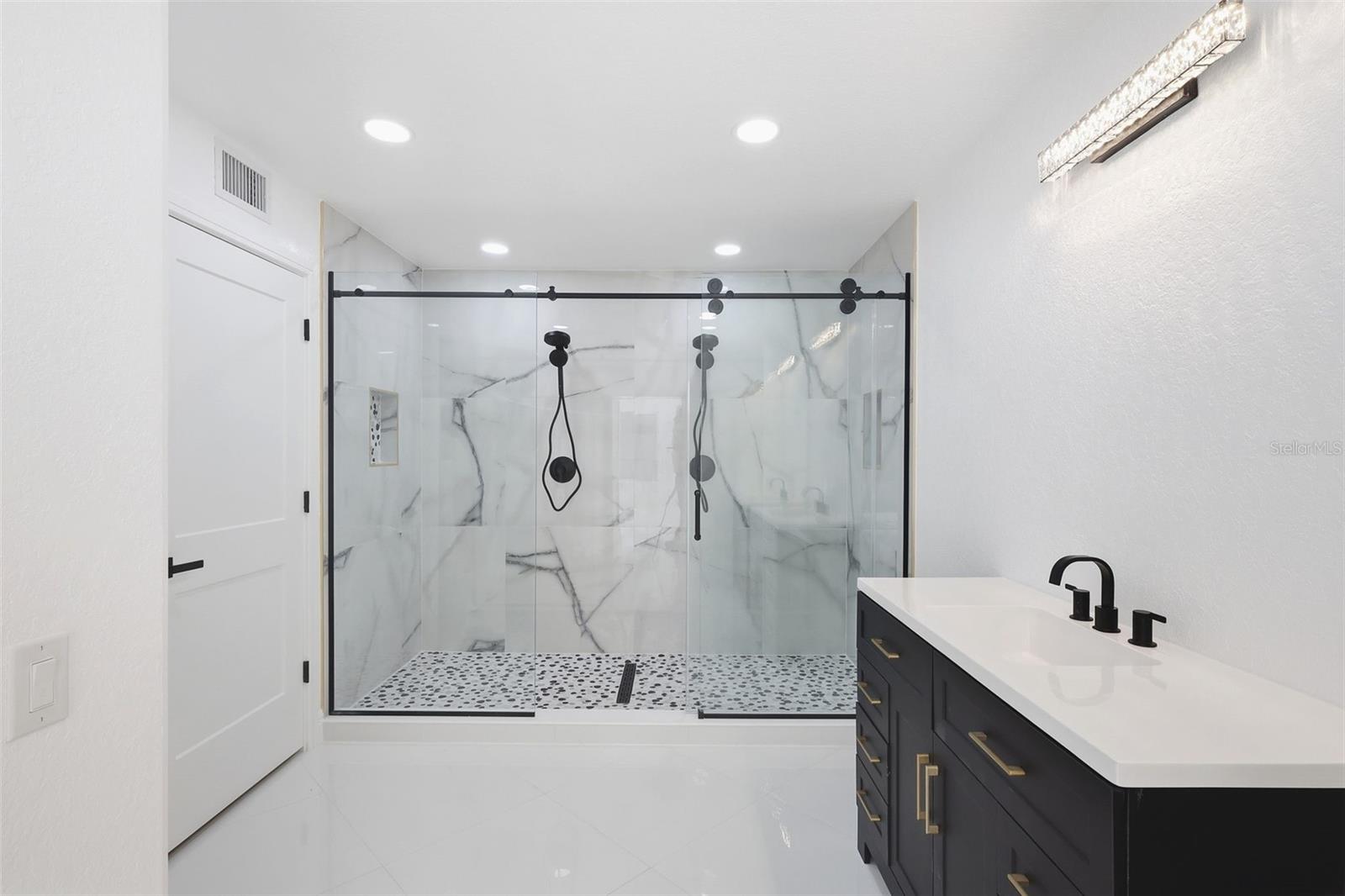 VENTURA PLACE - Residential