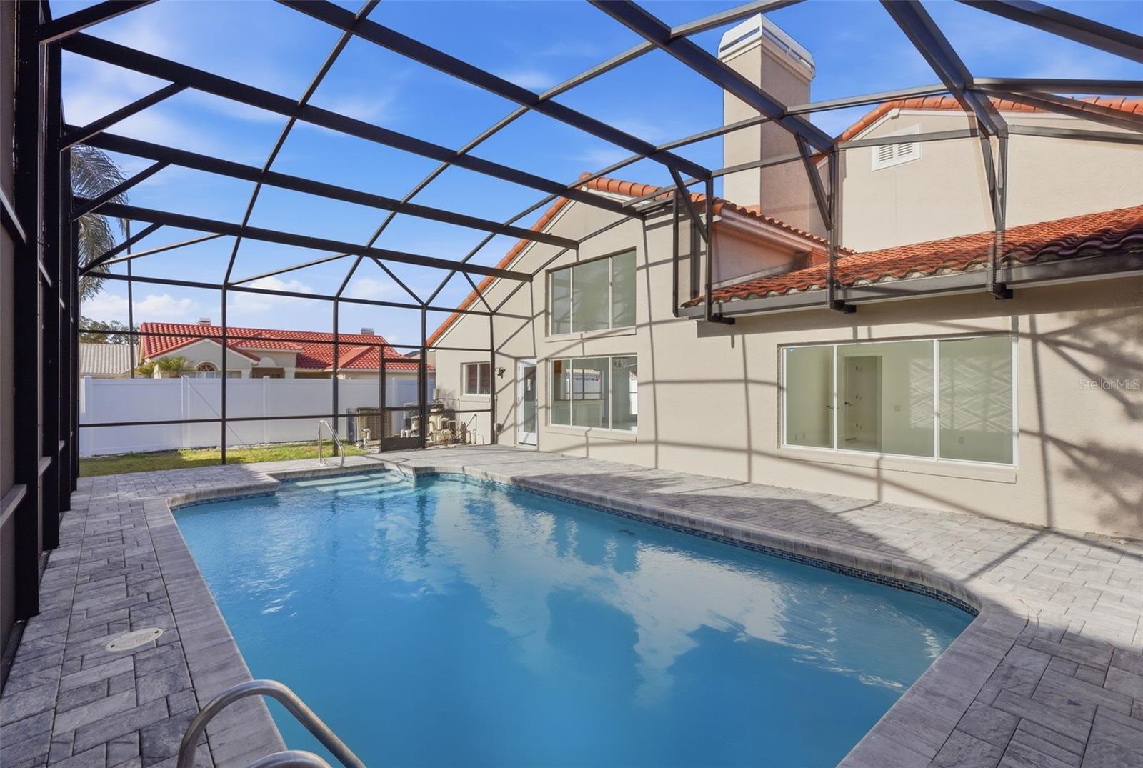 VENTURA PLACE - Residential