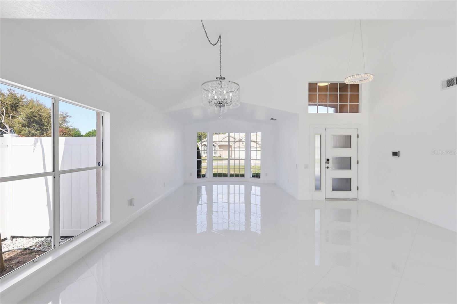 VENTURA PLACE - Residential