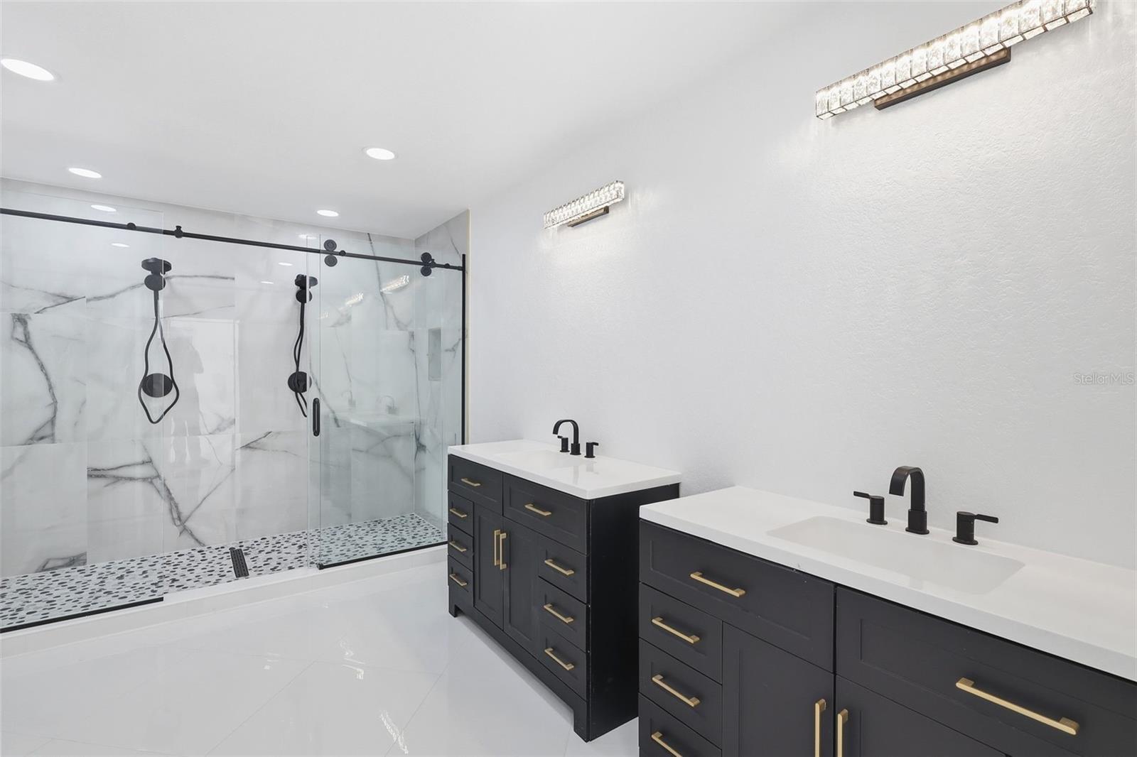 VENTURA PLACE - Residential