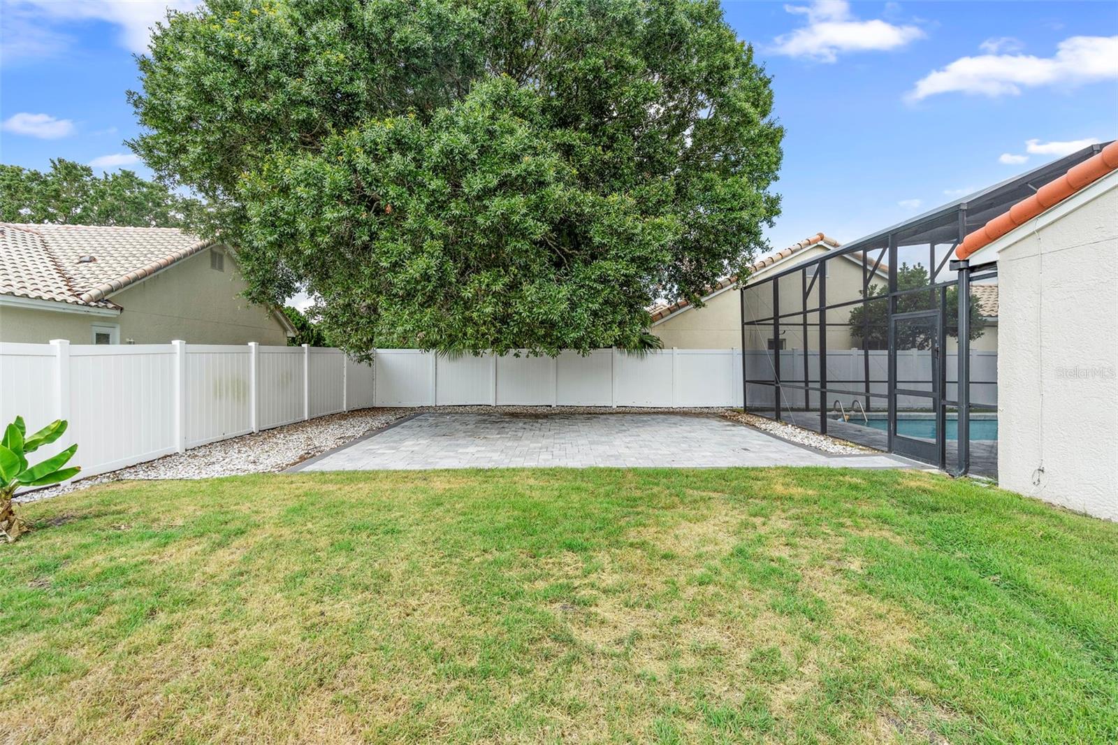 VENTURA PLACE - Residential