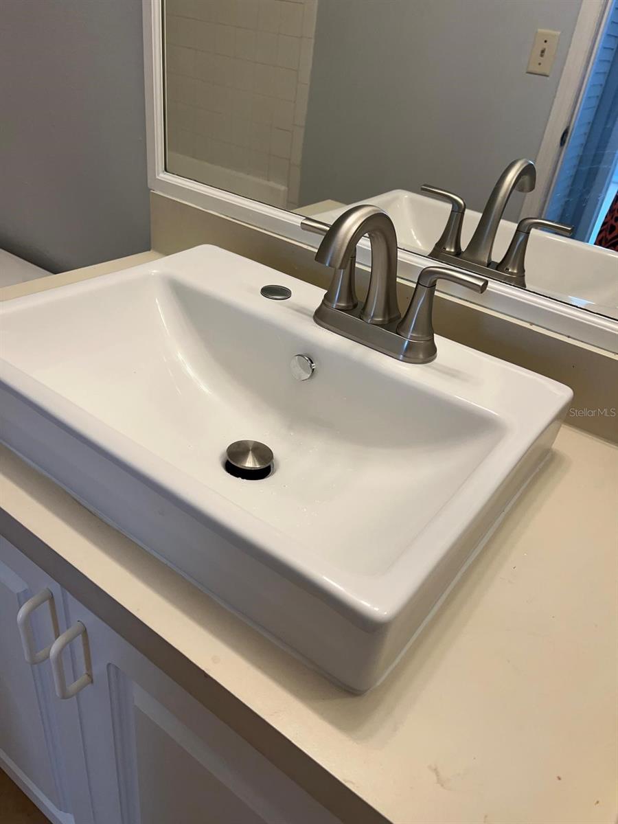 THE LANDINGS OF TAMPA A CONDOM - Residential