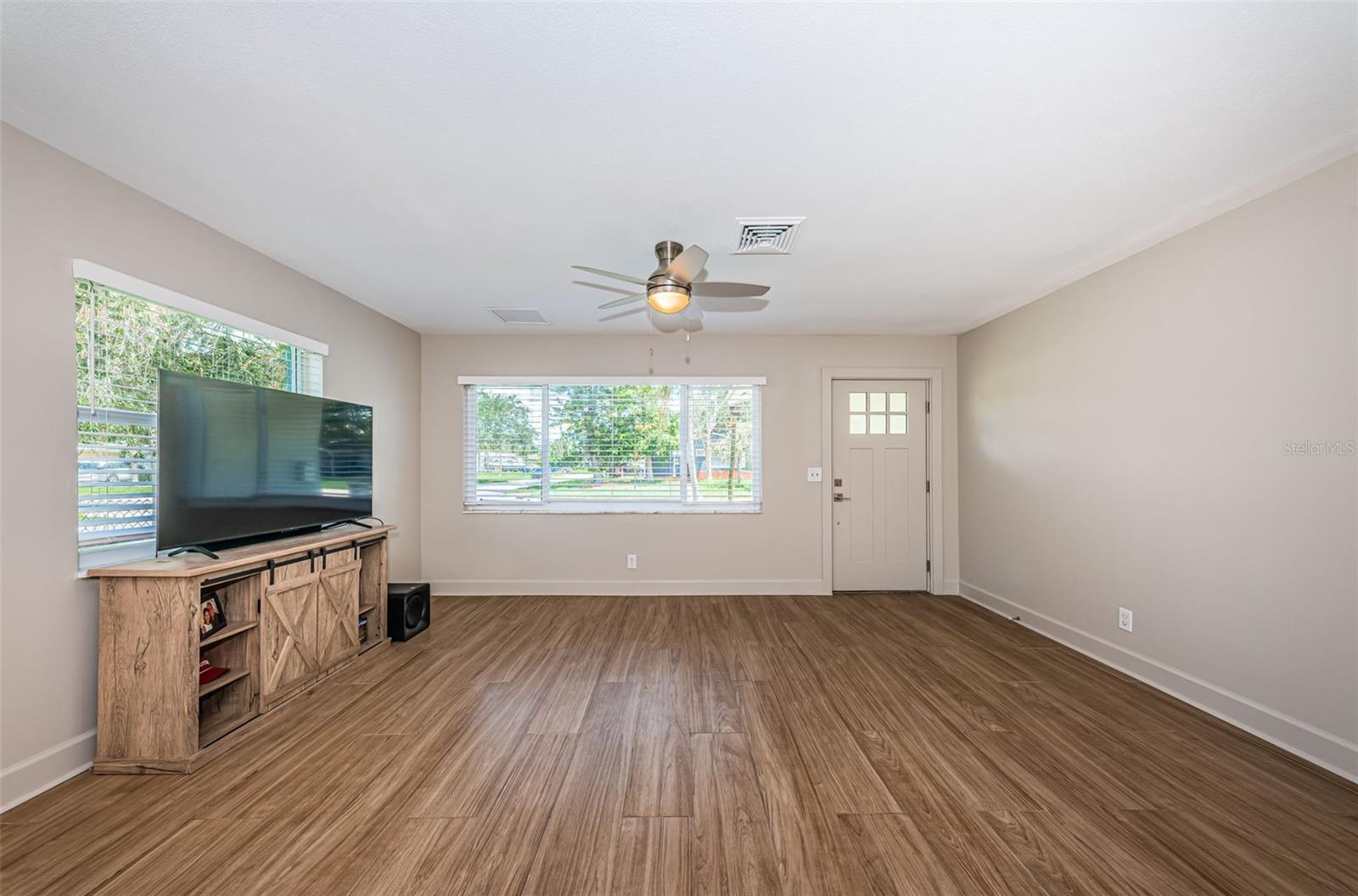 1700 SHORE ACRES BOULEVARD NE