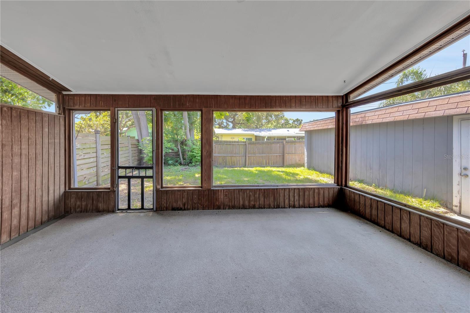 2048 LOS LOMAS DRIVE