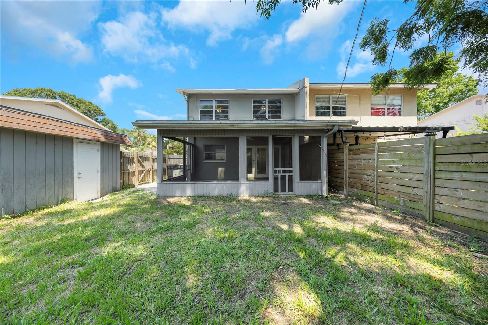 2048 LOS LOMAS DRIVE