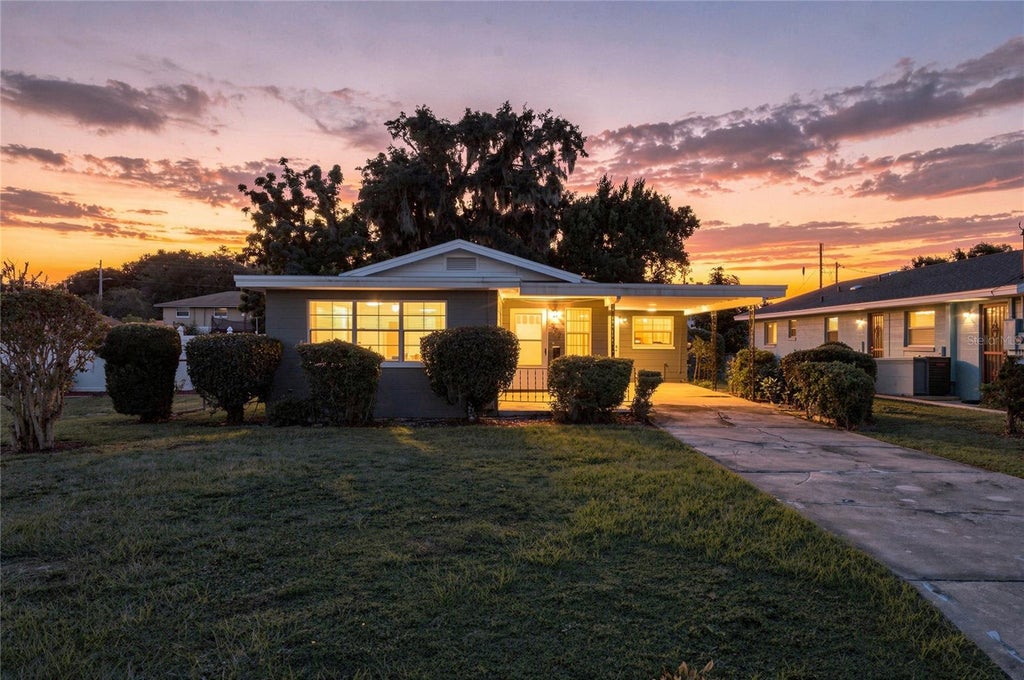Photo of 420 Avenue U NE, Winter Haven, FL 33881 (MLS # P4940084)