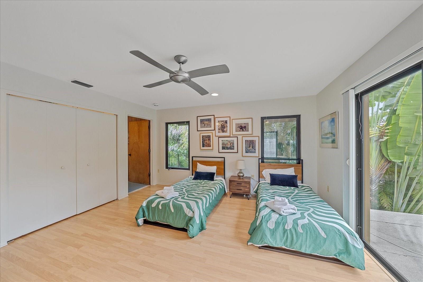 SHORELAND WOODS SUB - Residential Lease