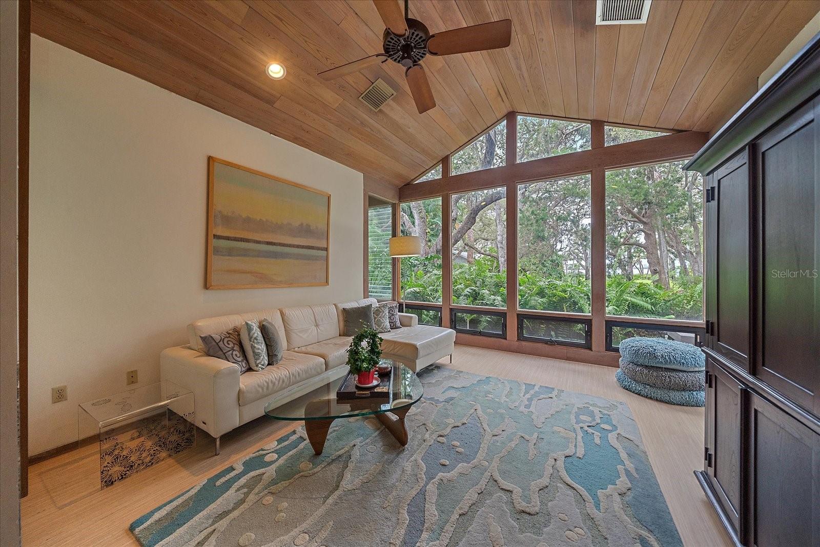 SHORELAND WOODS SUB - Residential Lease