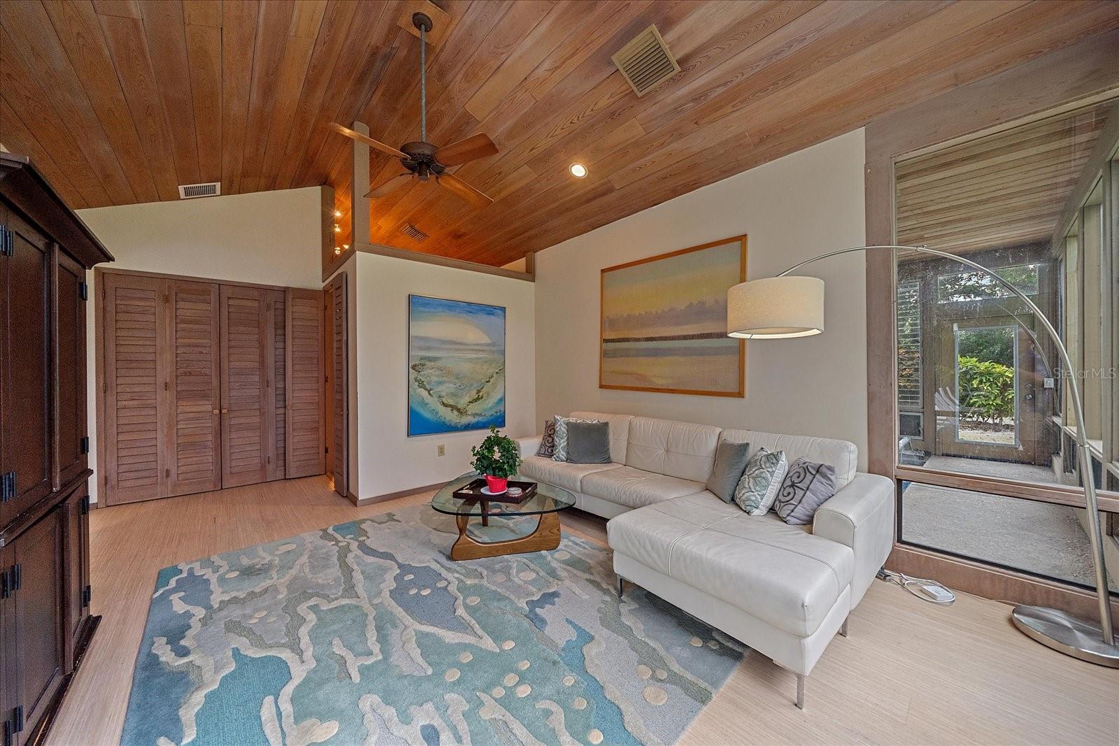 SHORELAND WOODS SUB - Residential Lease