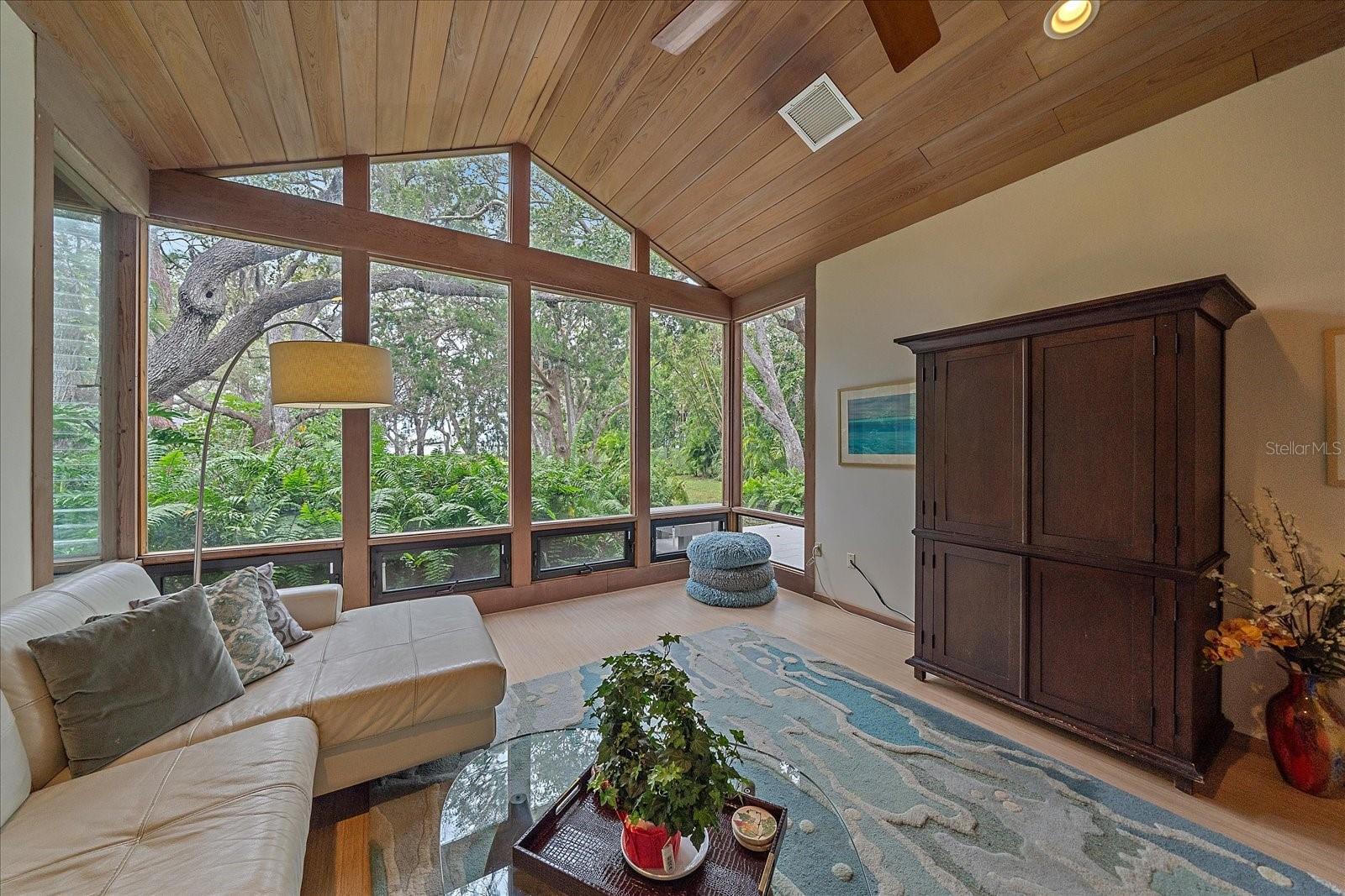 SHORELAND WOODS SUB - Residential Lease