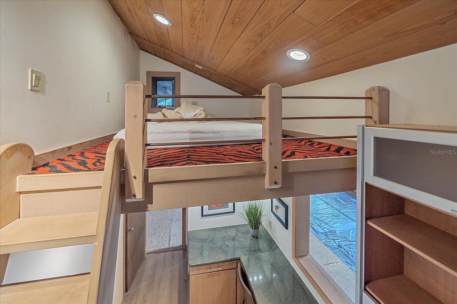 SHORELAND WOODS SUB - Residential Lease