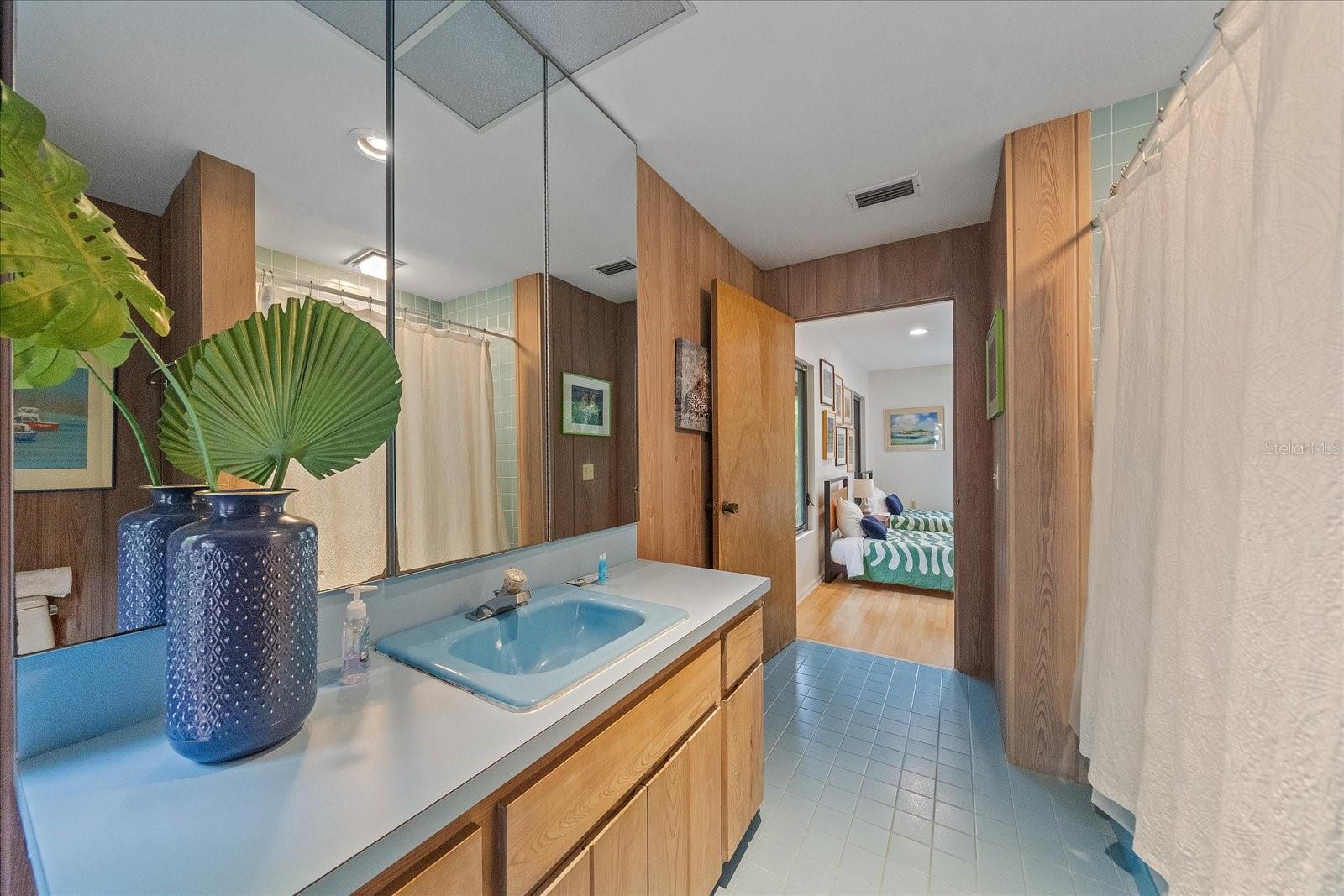 SHORELAND WOODS SUB - Residential Lease