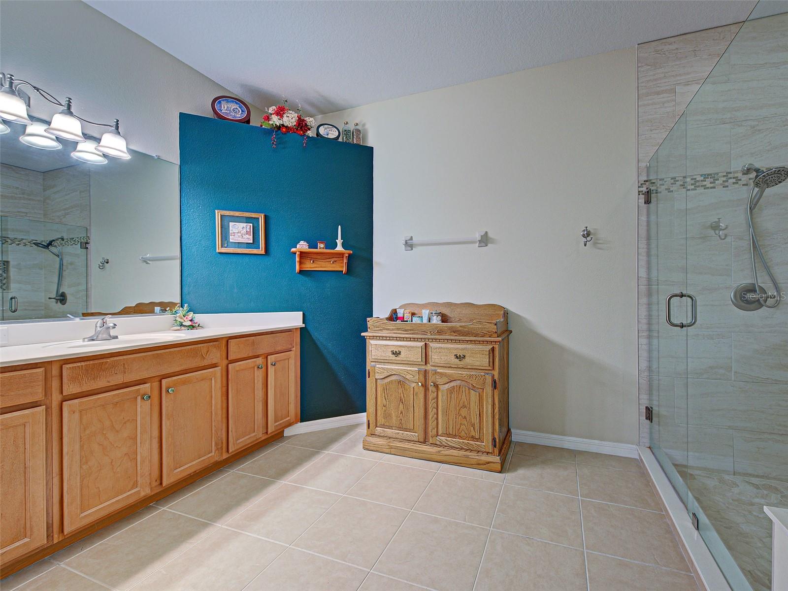 VENTURA VILLAGE - Residential