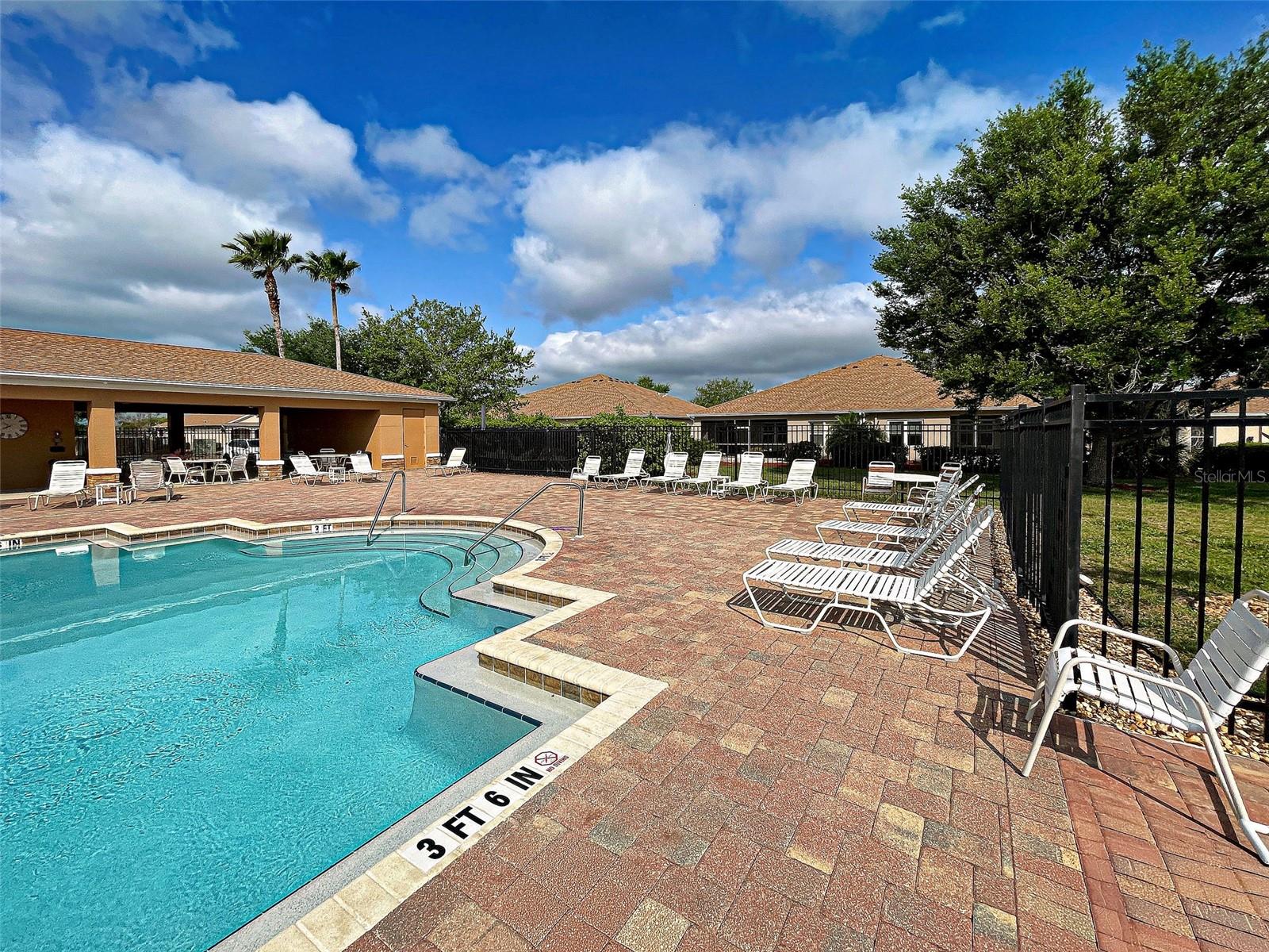 VENTURA VILLAGE - Residential