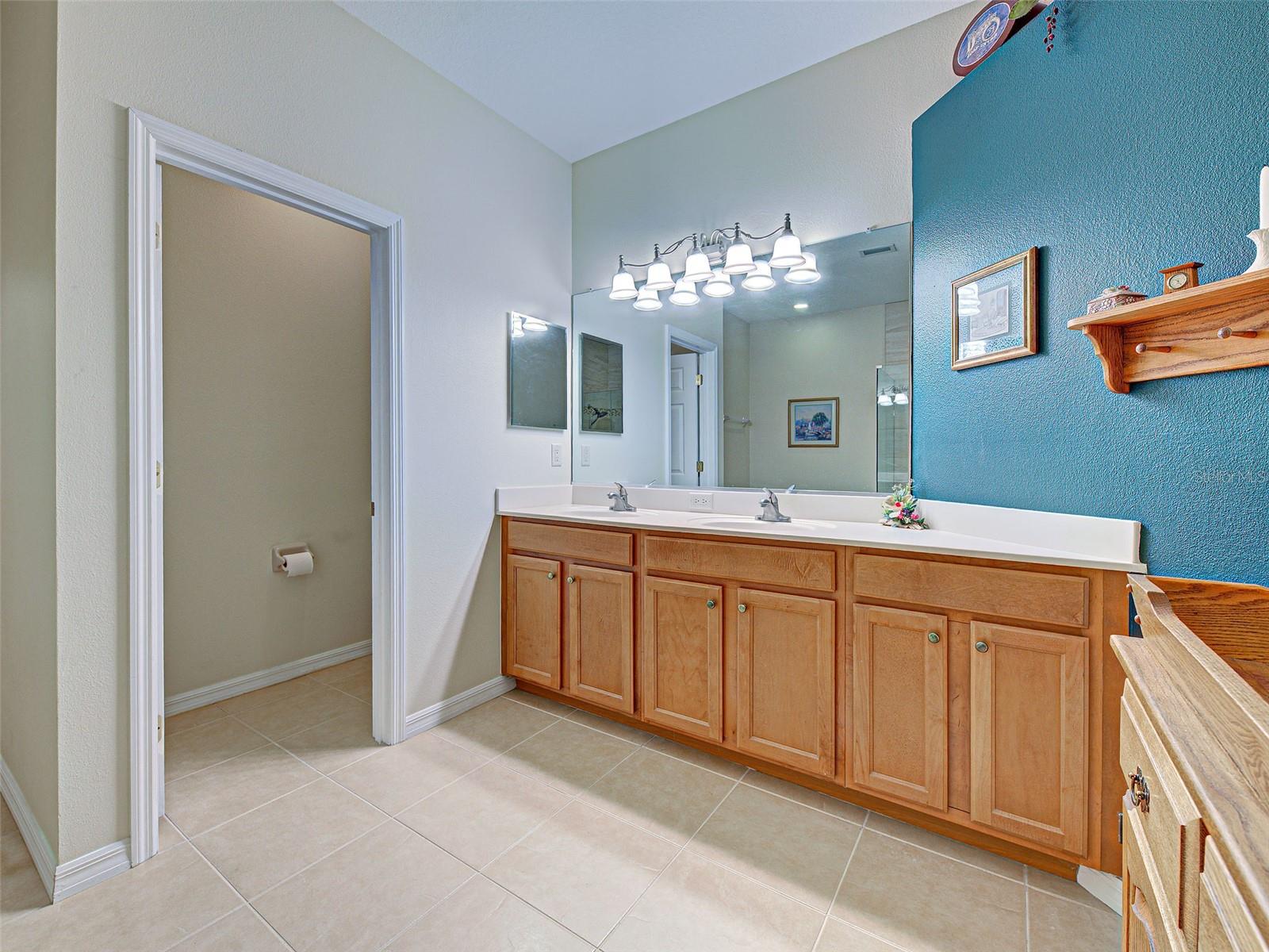 VENTURA VILLAGE - Residential