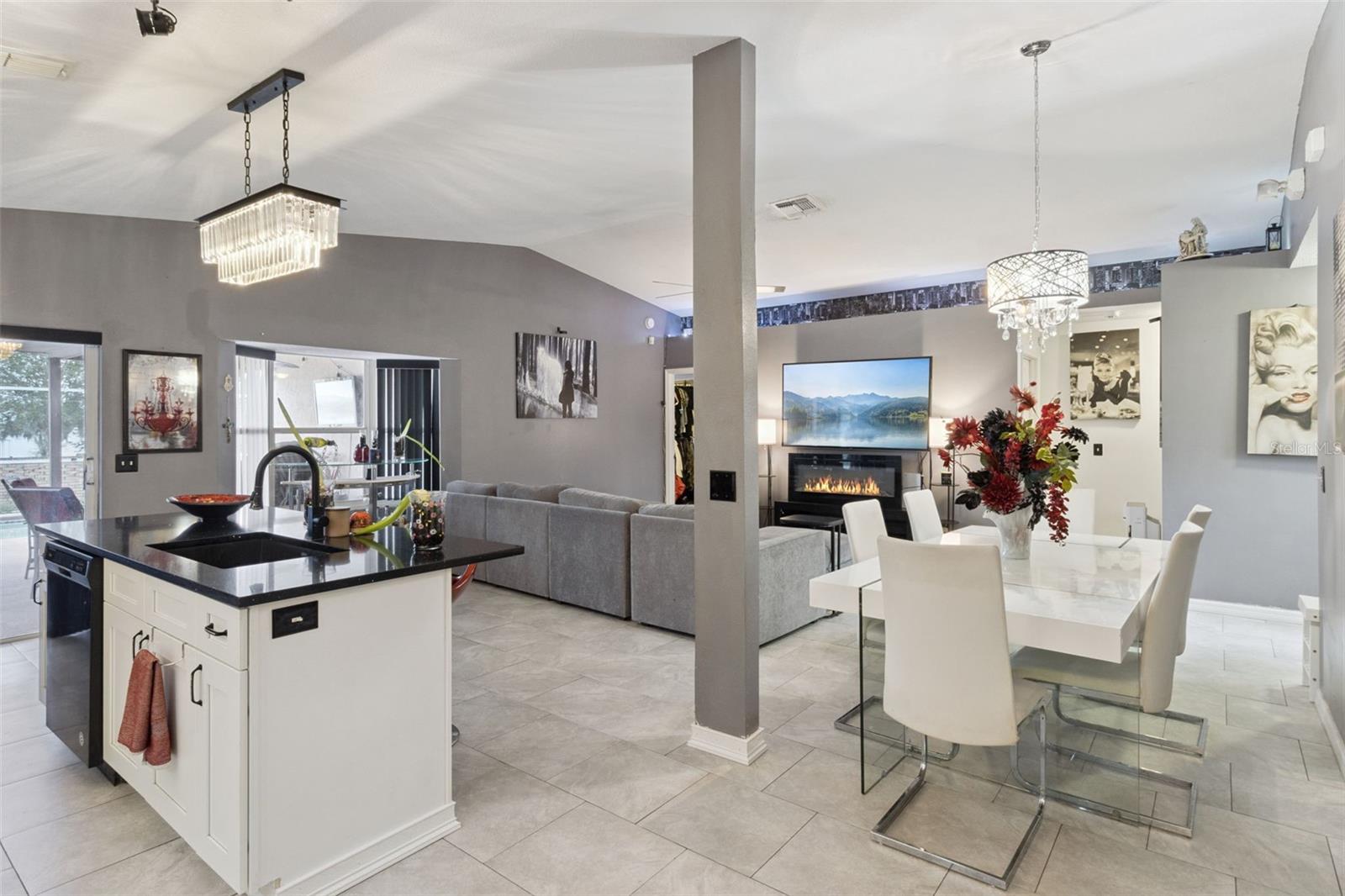 LINDFIELDS UNIT 2 - Residential