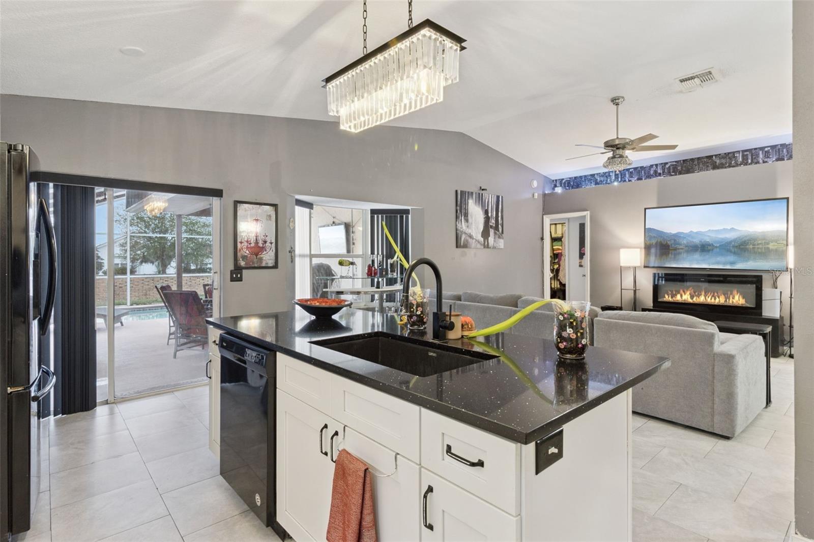 LINDFIELDS UNIT 2 - Residential