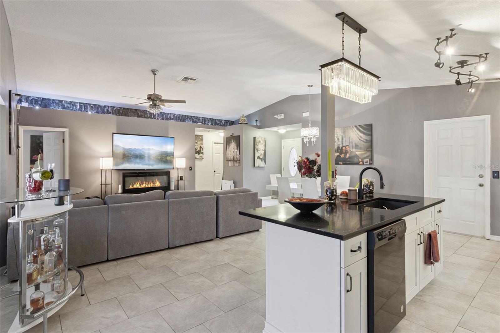 LINDFIELDS UNIT 2 - Residential