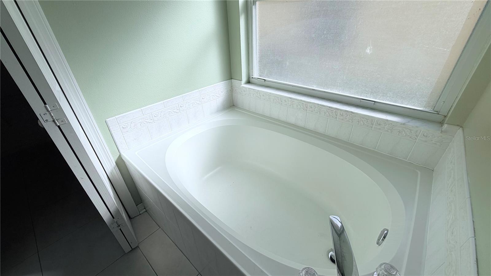 WEST BAY PH IV - Residential Lease