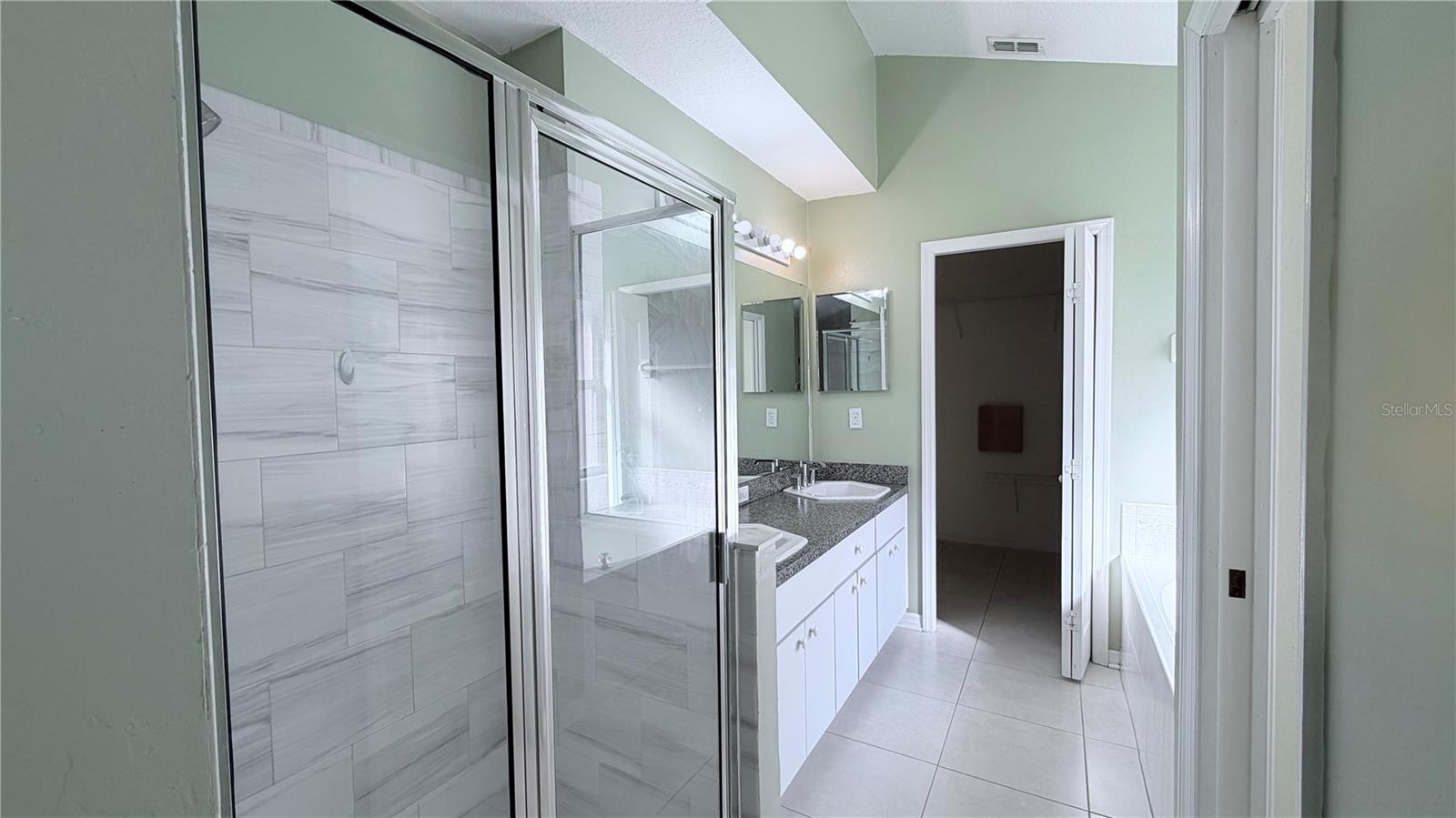 WEST BAY PH IV - Residential Lease