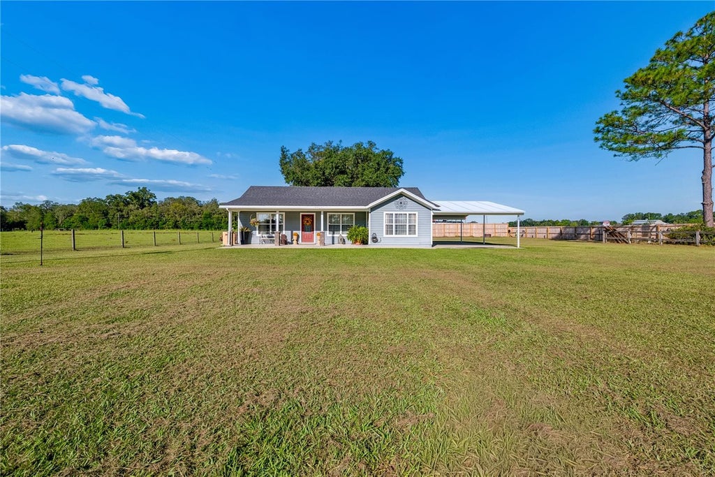 Photo of 7432 SE 30th Street, Trenton, FL 32693 (MLS # GC543905)