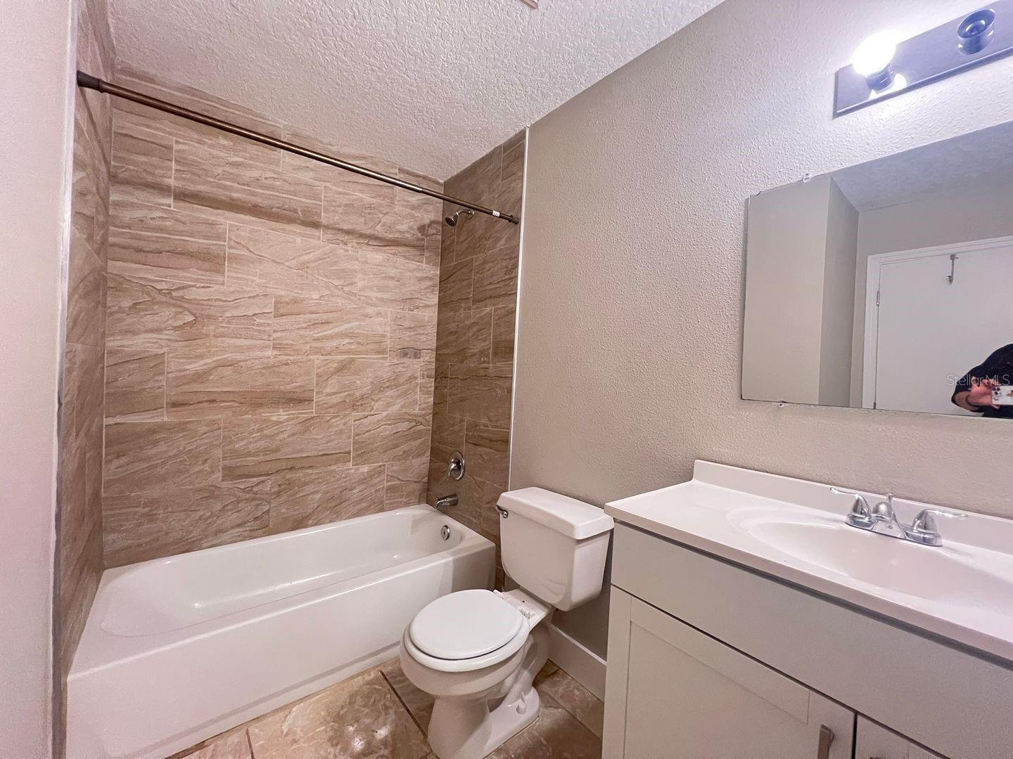 CENTRAL PARK METROWEST CONDO - Residential Lease
