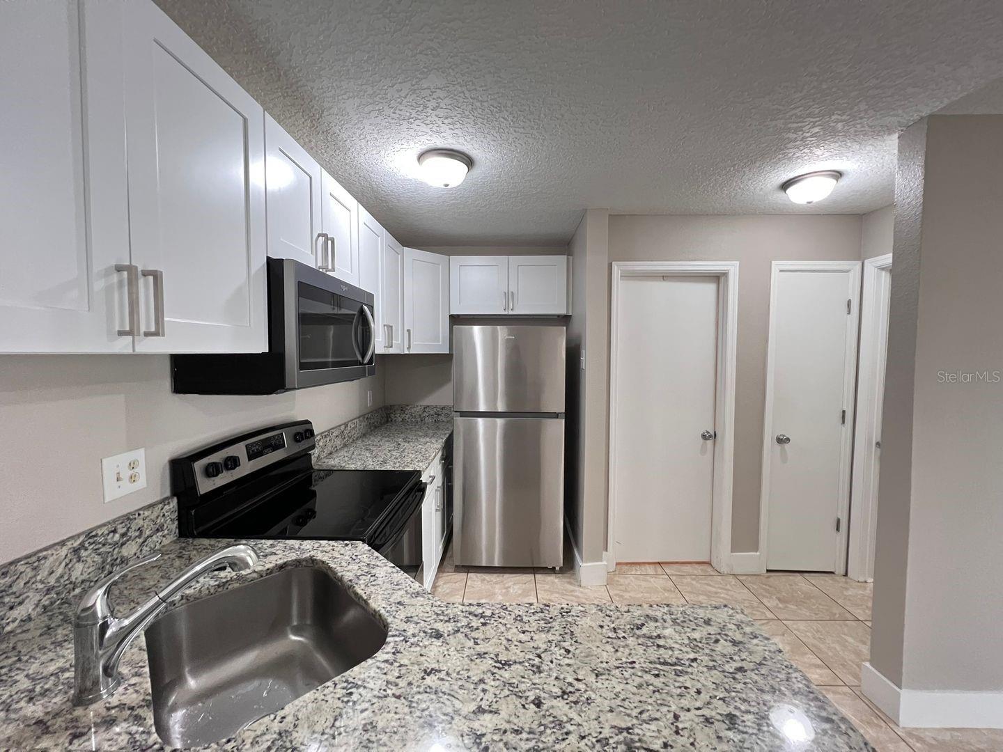 CENTRAL PARK METROWEST CONDO - Residential Lease