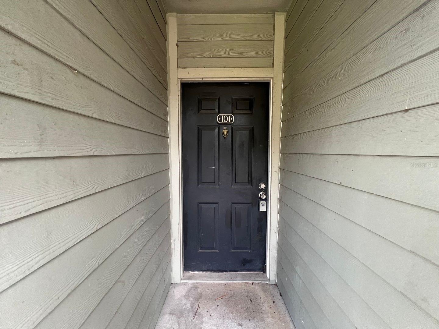 CENTRAL PARK METROWEST CONDO - Residential Lease