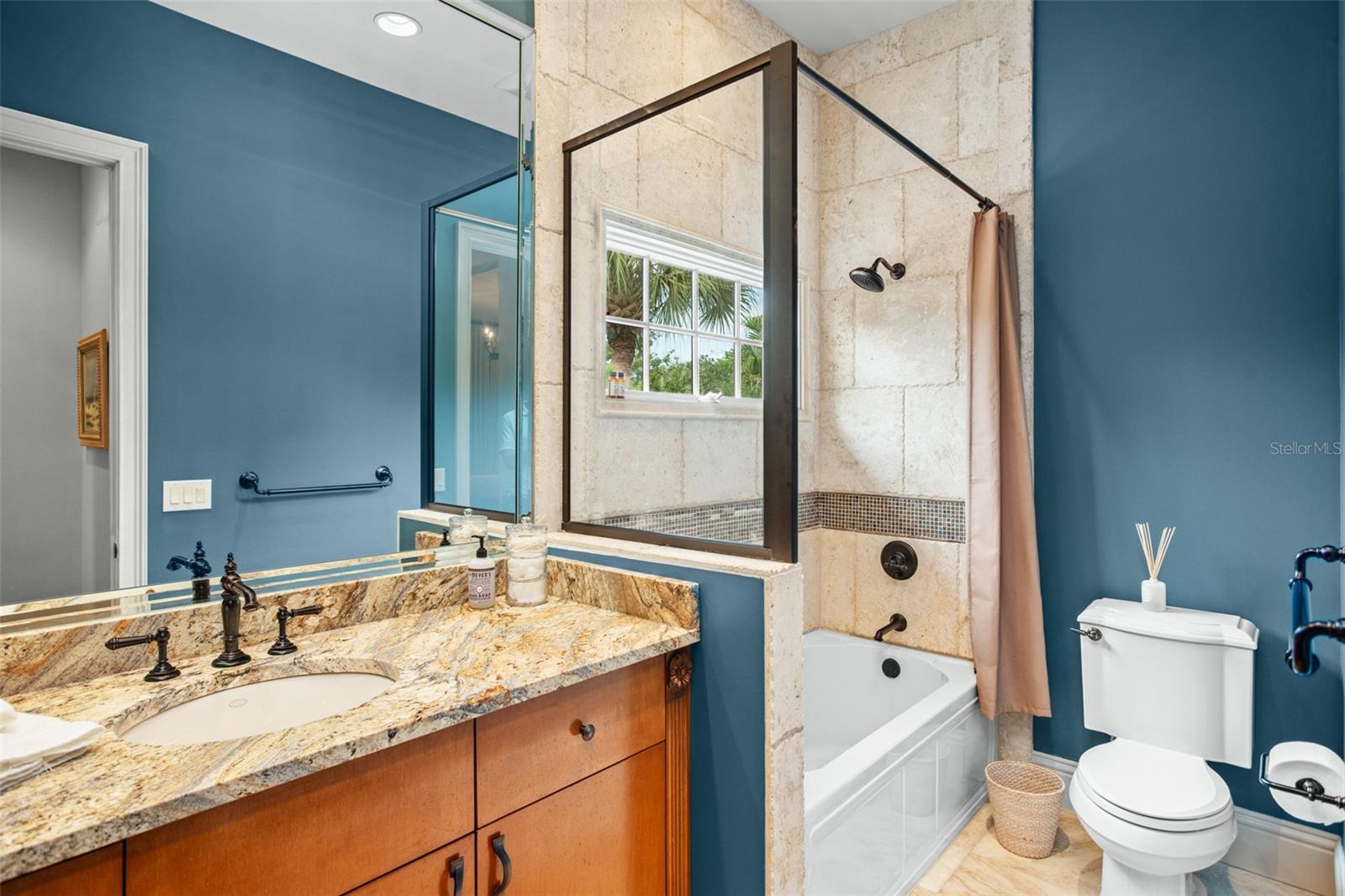 ISLEWORTH - Residential