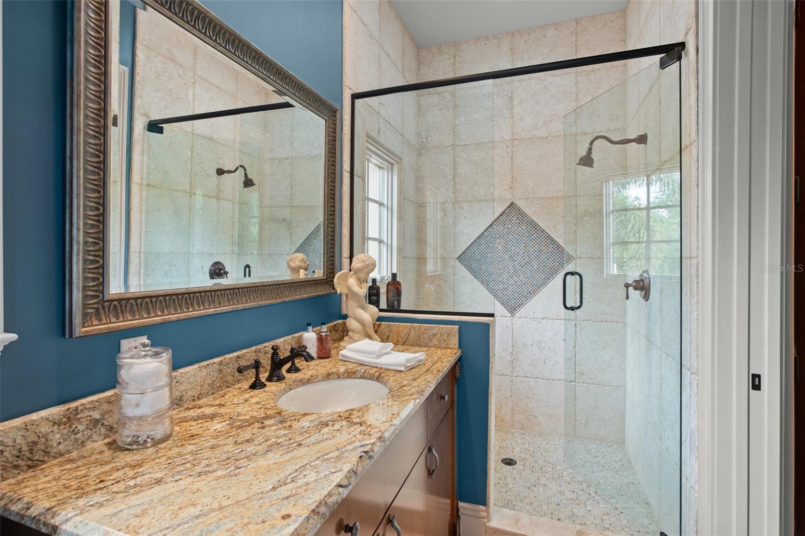 ISLEWORTH - Residential