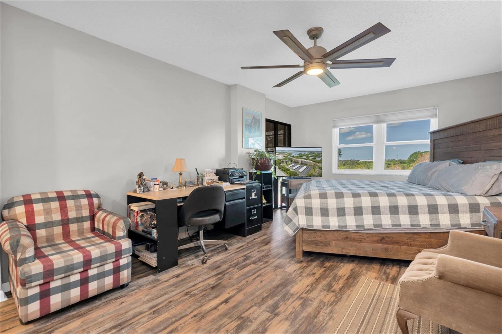 ISLAND VIEW SOUTH CONDO - Residential