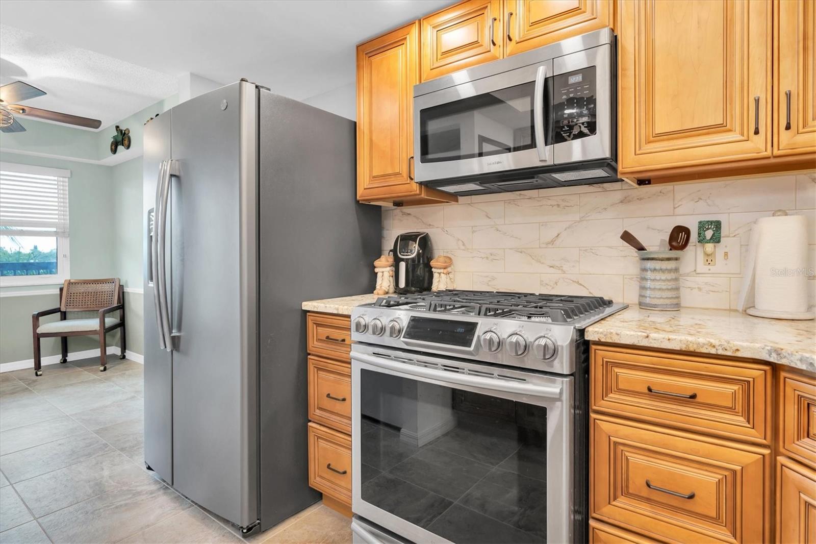 ISLAND VIEW SOUTH CONDO - Residential