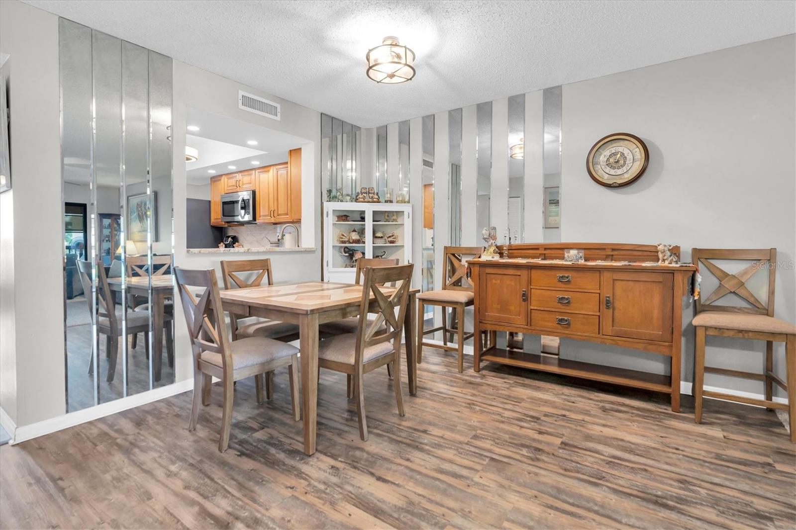 ISLAND VIEW SOUTH CONDO - Residential