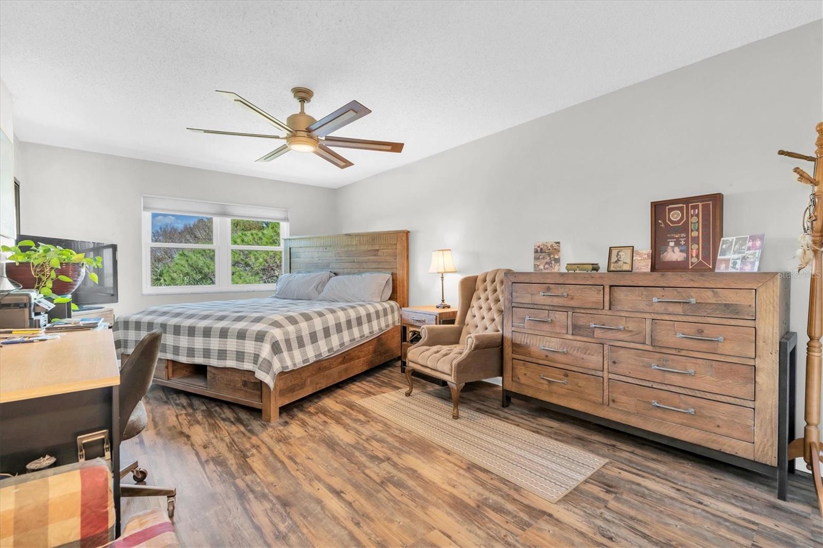 ISLAND VIEW SOUTH CONDO - Residential