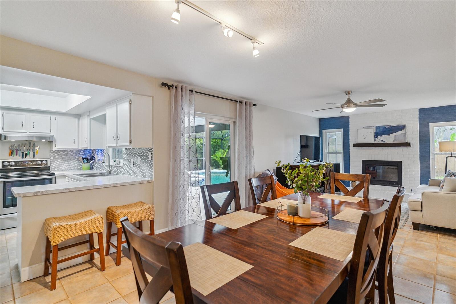 RIVERWOOD VILLAGE - Residential