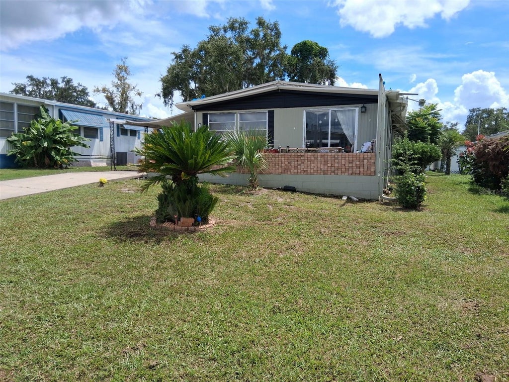Photo of 2611 Carpenter Place, Leesburg, FL 34748 (MLS # G5117710)