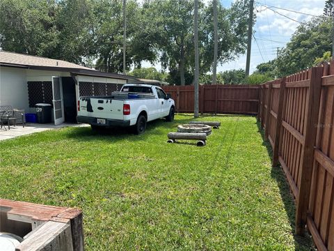 A home in SOUTH DAYTONA