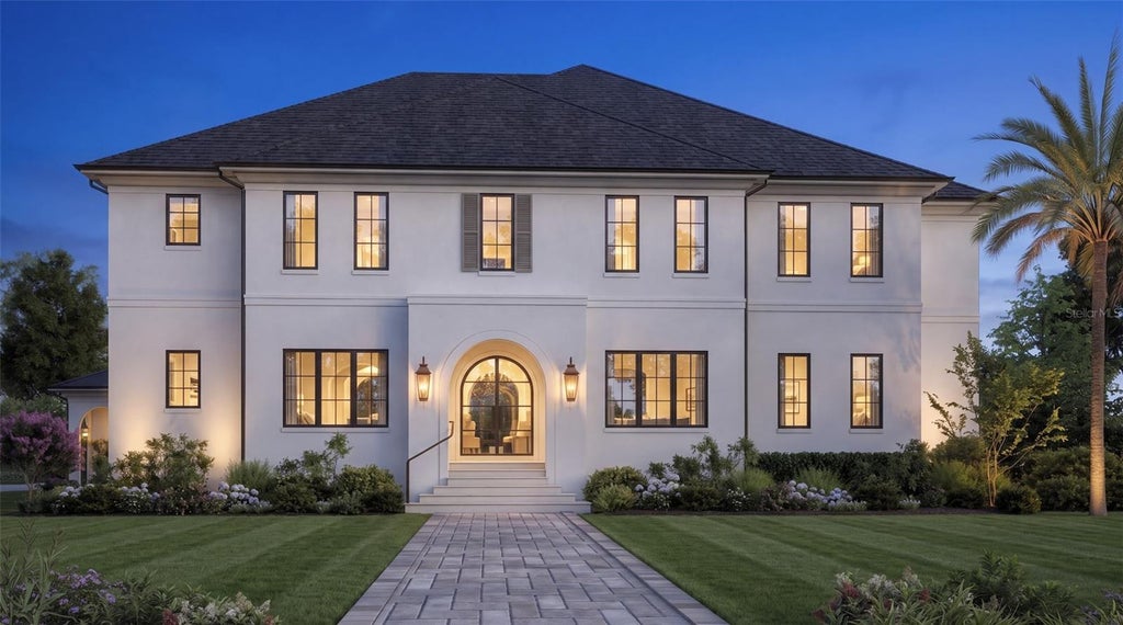 Photo of 4302 W Woodmere Road, Tampa, FL 33609 (MLS # TB8549241)