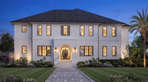 Photo of 4302 W Woodmere Road, Tampa, FL 33609 (MLS # TB8549241)