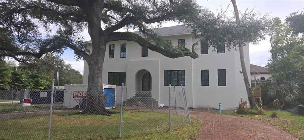 Photo of 4302 W Woodmere Road, Tampa, FL 33609 (MLS # TB8549241)