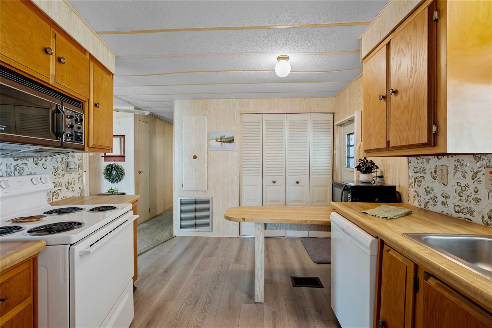 LAKE BETMAR ESTATES - Residential