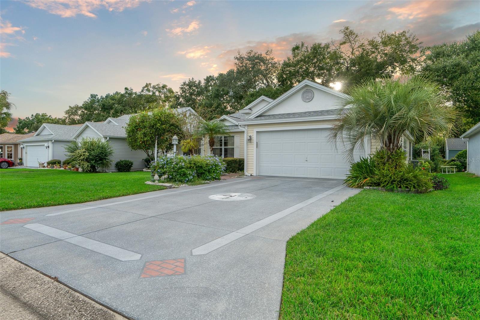 VILLAGES LADY LAKE UNIT 24 - Residential