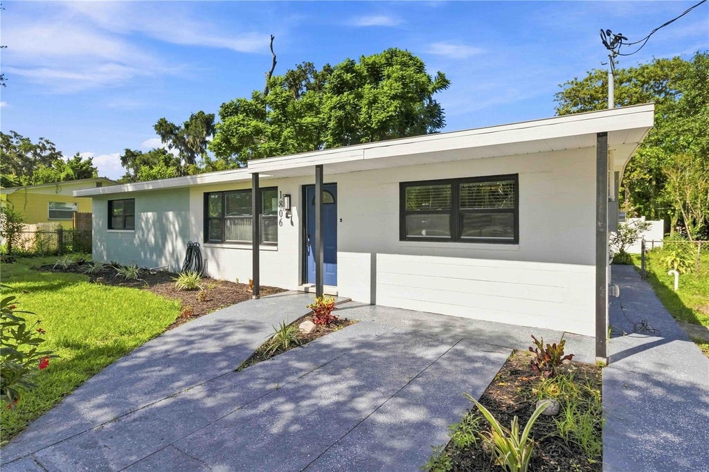 Photo of 1806 Dierker Drive, Valrico, FL 33596 (MLS # TB8544951)