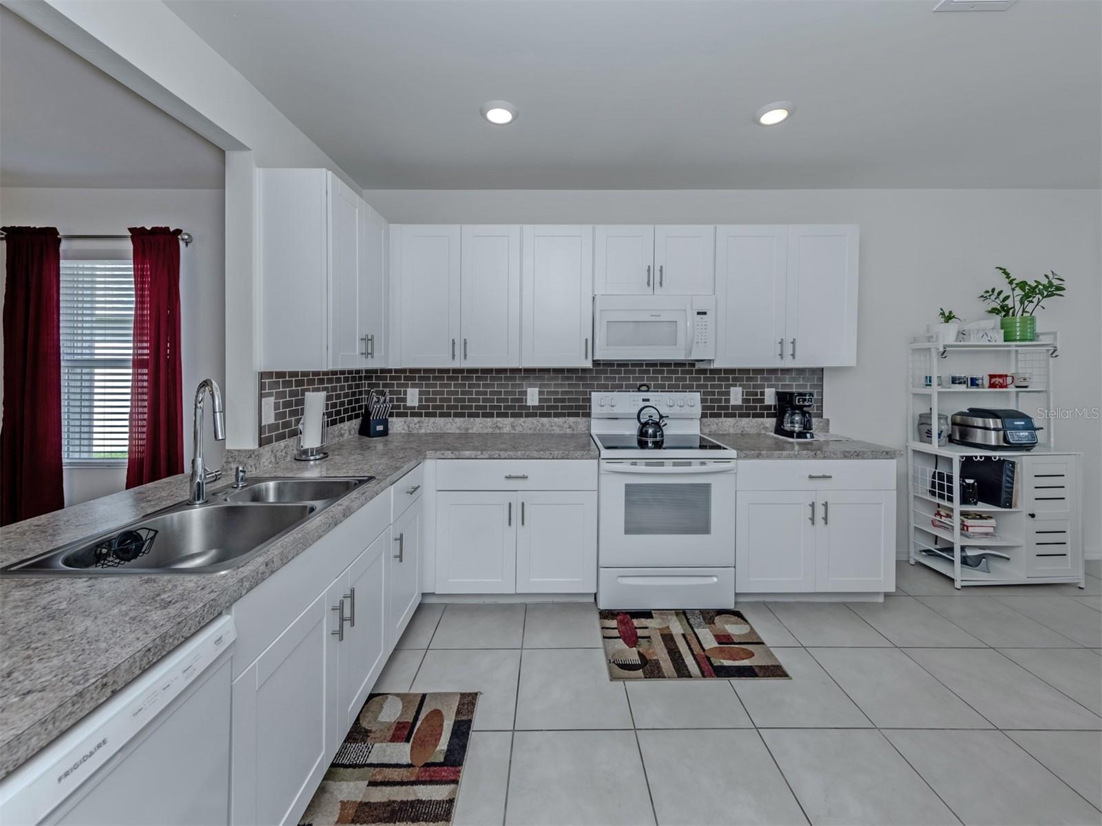 WATERFORD ESTATES PH 2B 2C - Residential